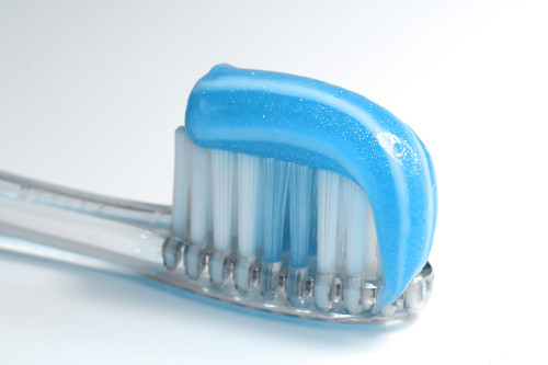 healthy teeth and gums_toothpaste